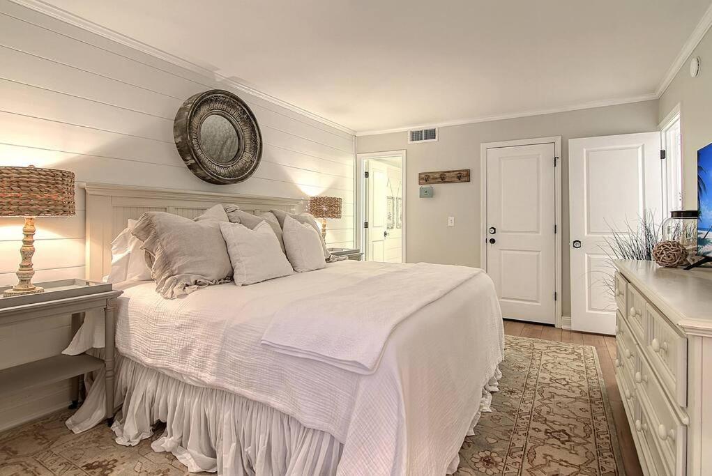 Luxury Seabrook Beachfront W/Spectacular Sunsets エクステリア 写真